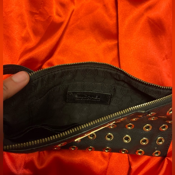Michael kors wristlet - Picture 4 of 4